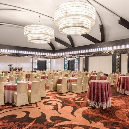 Crowne Plaza New Delhi Rohini By Ihg Hotel Buitenkant foto