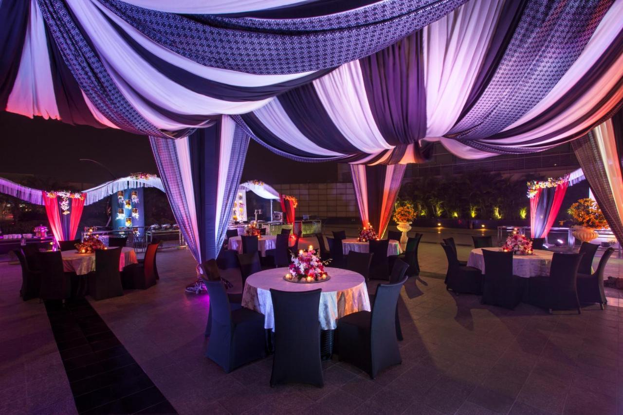 Crowne Plaza New Delhi Rohini By Ihg Hotel Buitenkant foto