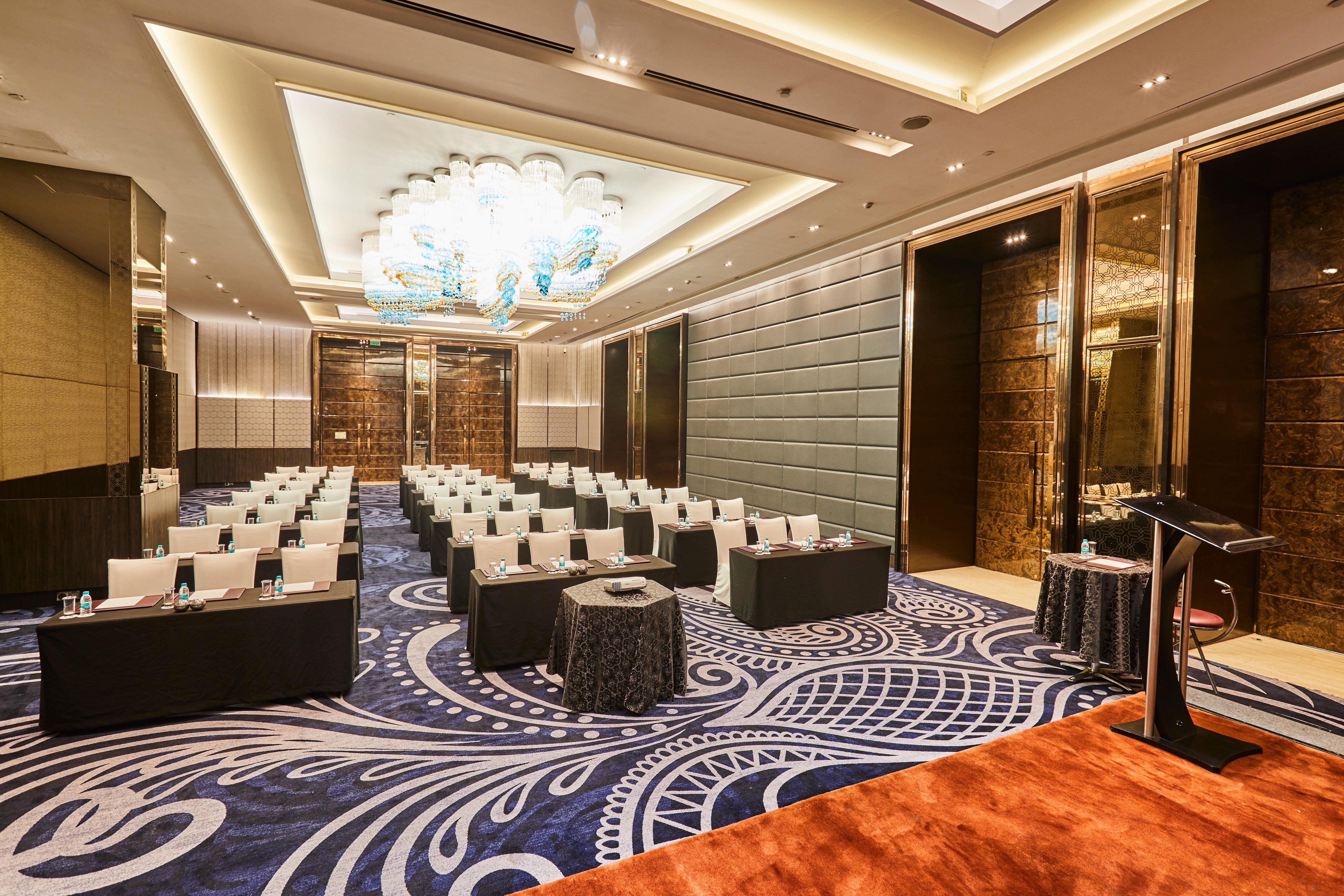 Crowne Plaza New Delhi Rohini By Ihg Hotel Buitenkant foto