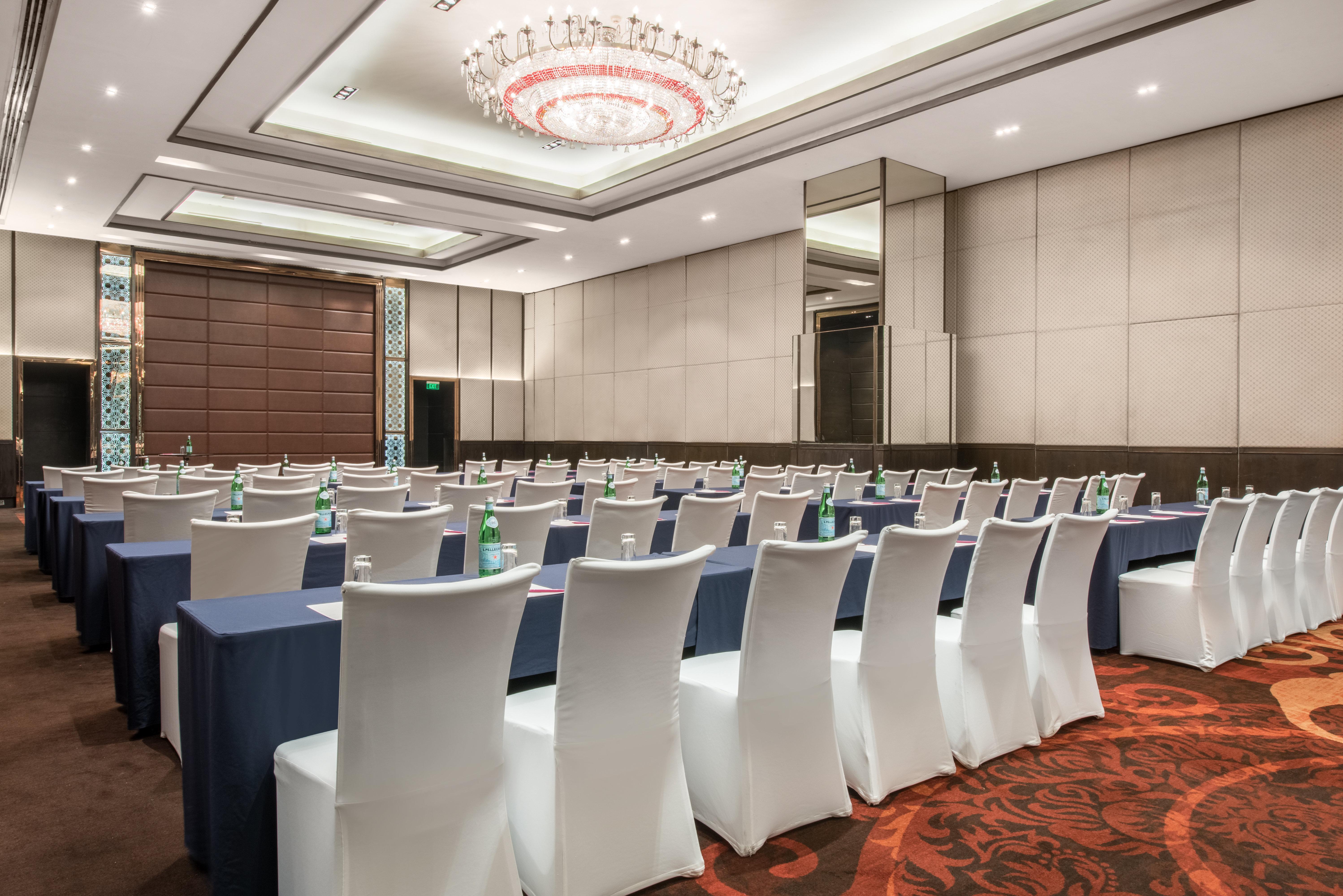 Crowne Plaza New Delhi Rohini By Ihg Hotel Buitenkant foto