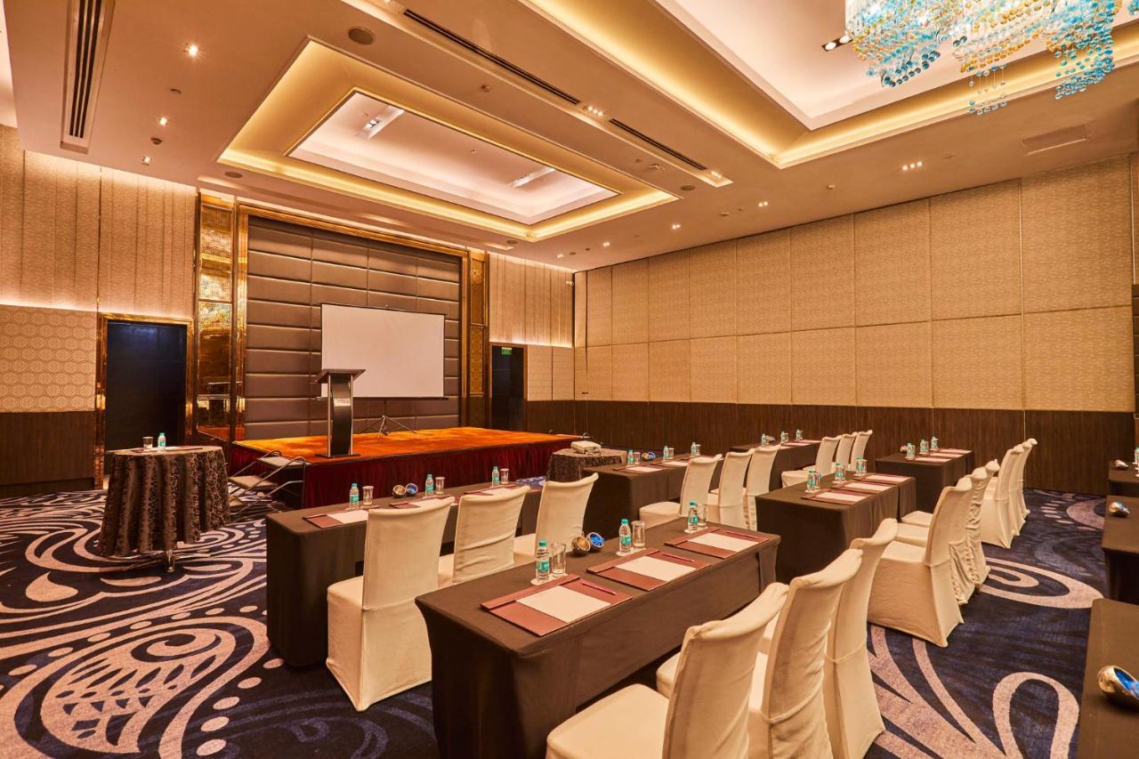Crowne Plaza New Delhi Rohini By Ihg Hotel Buitenkant foto