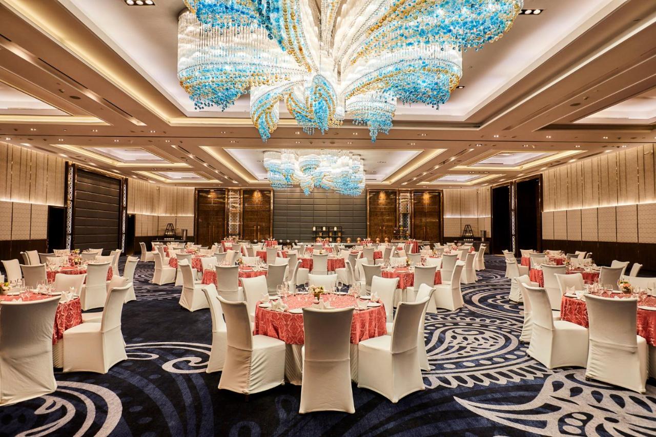 Crowne Plaza New Delhi Rohini By Ihg Hotel Buitenkant foto